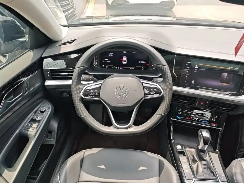 Volkswagen Passat 2023 — фото 11