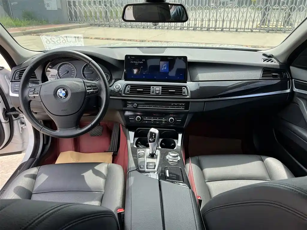 BMW 5 Series 2016 — фото 8