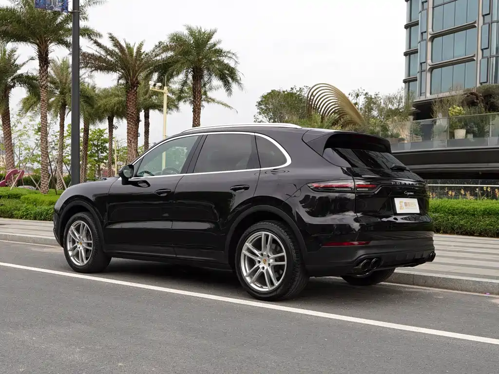 Porsche Cayenne 2018 — фото 11