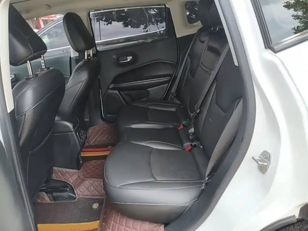 Jeep Compass 2017 — фото 17
