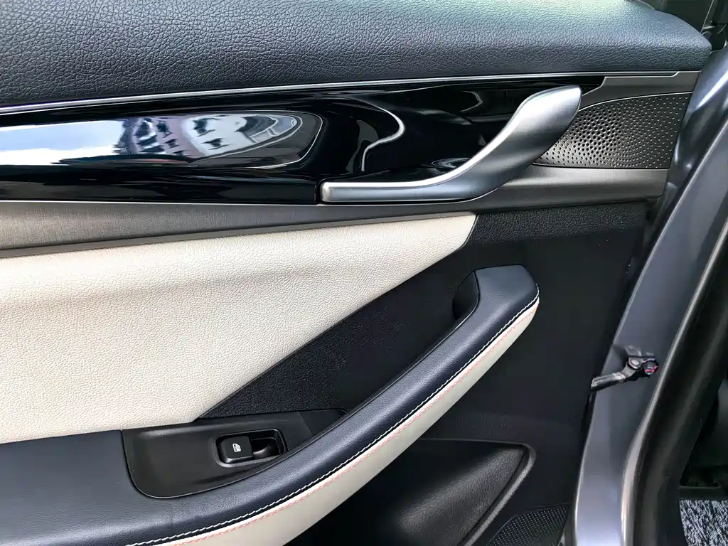 BYD Qin PLUS 2022 — фото 18