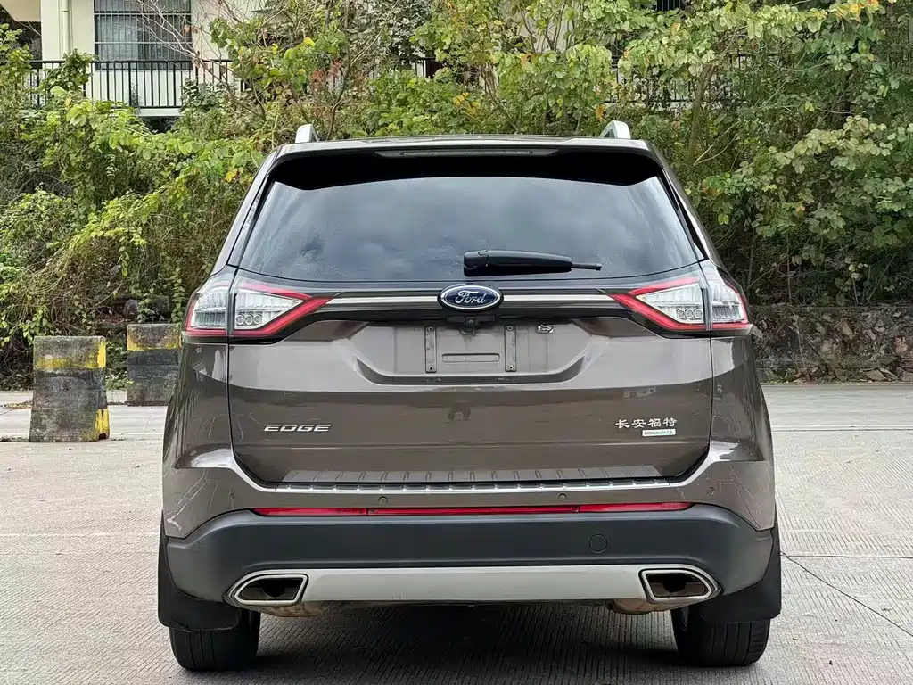 Ford Edge 2016 — фото 9