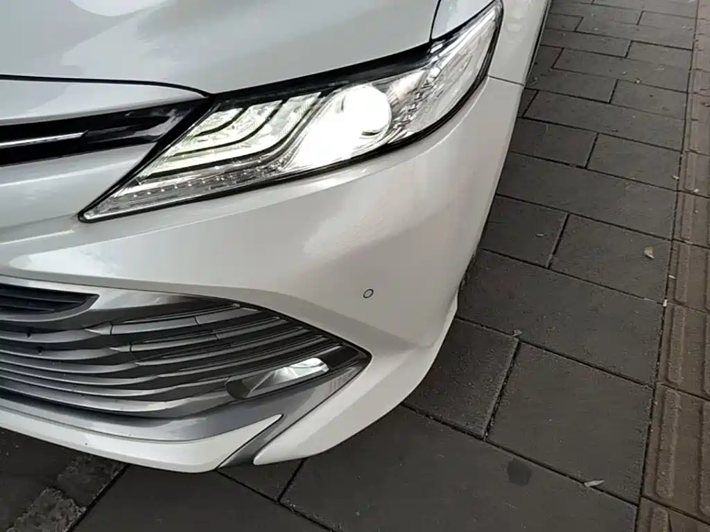 Toyota Camry 2020 — фото 24