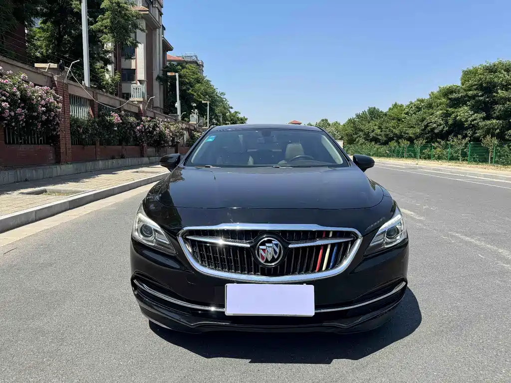 Buick LaCrosse 2017 — фото 2