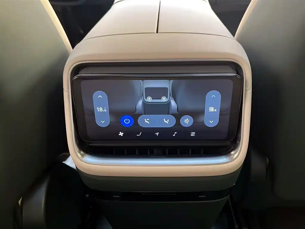 Xiaomi YU7 2025 — фото 13