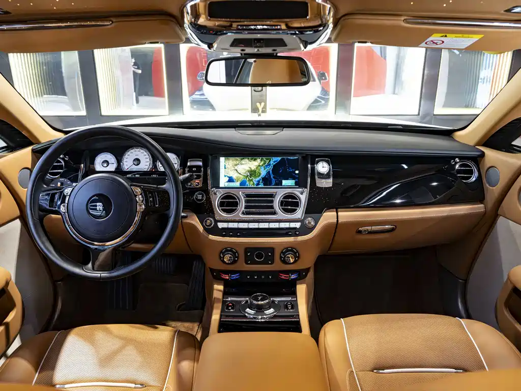 Rolls-Royce Wraith 2018 — фото 19