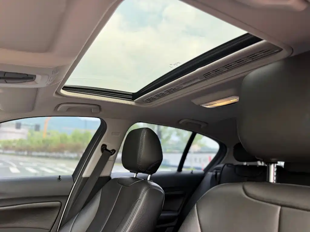 BMW 1 Series 2016 — фото 14
