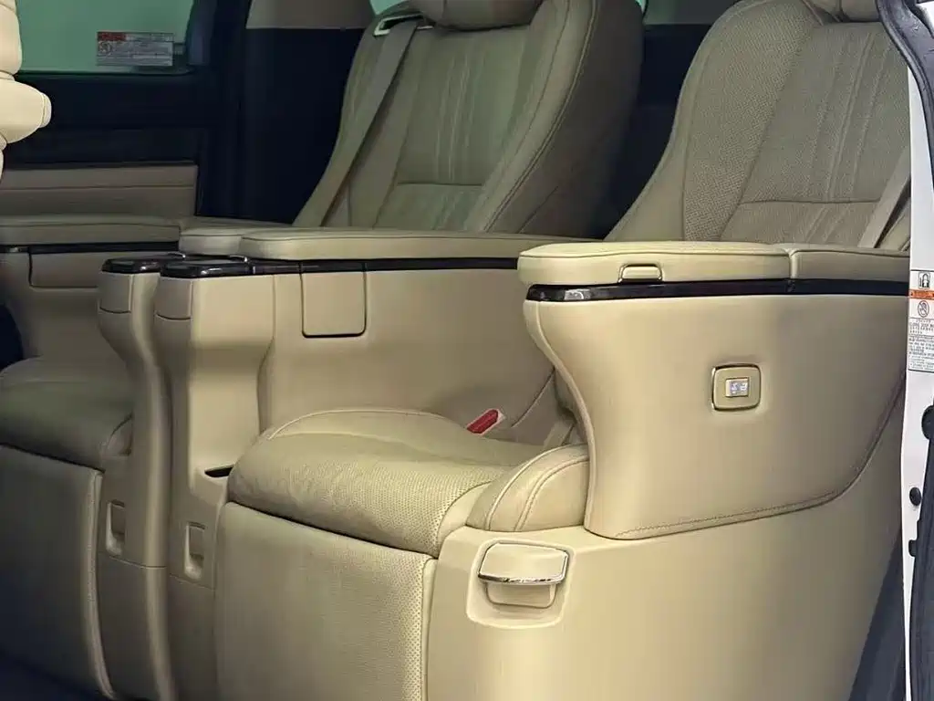 Toyota Vellfire 2019 — фото 6