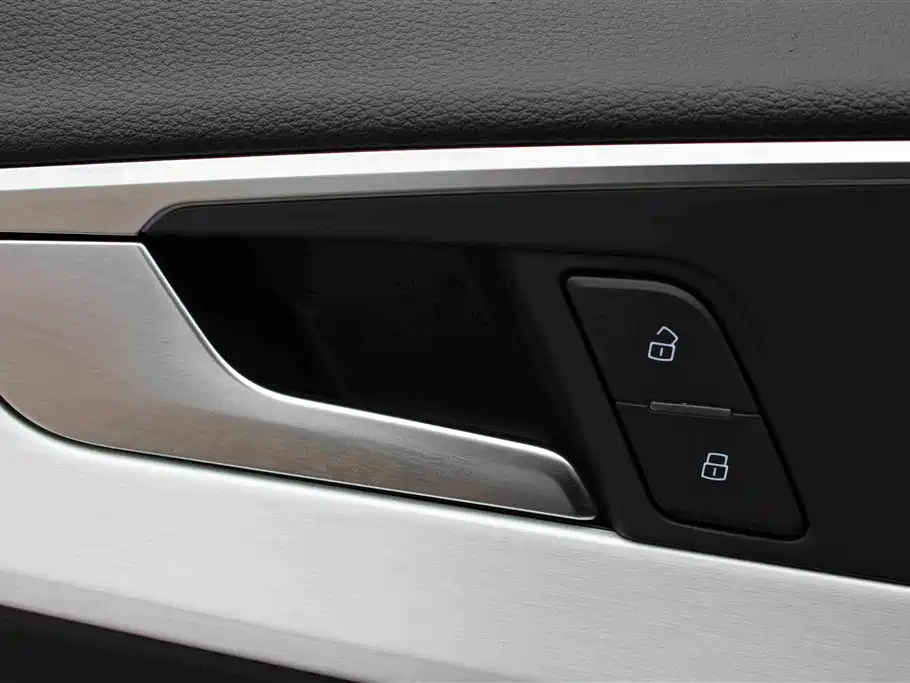 Audi A4L 2022 — фото 5