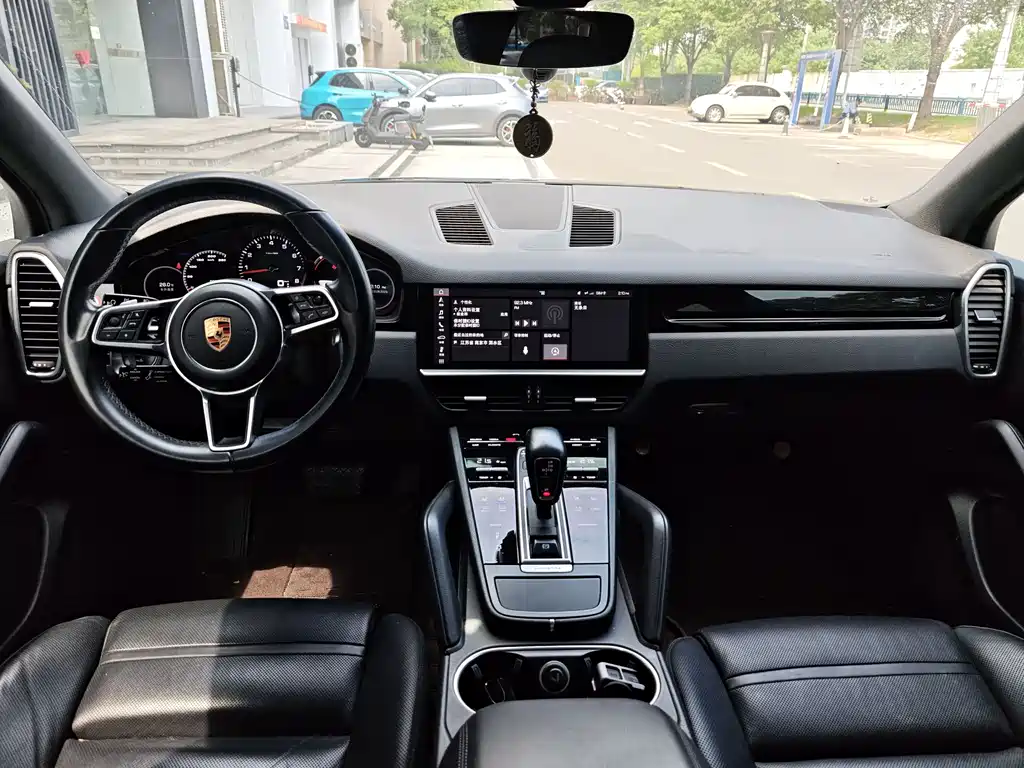 Porsche Cayenne 2018 — фото 8