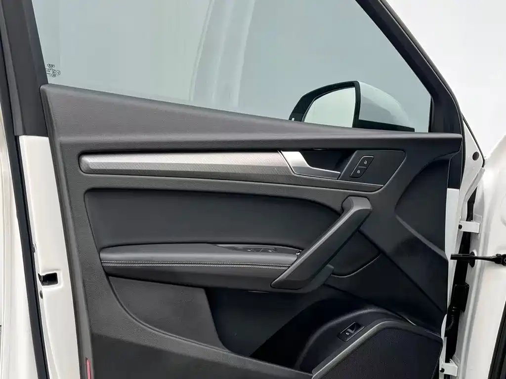 Audi Q5L 2023 — фото 12