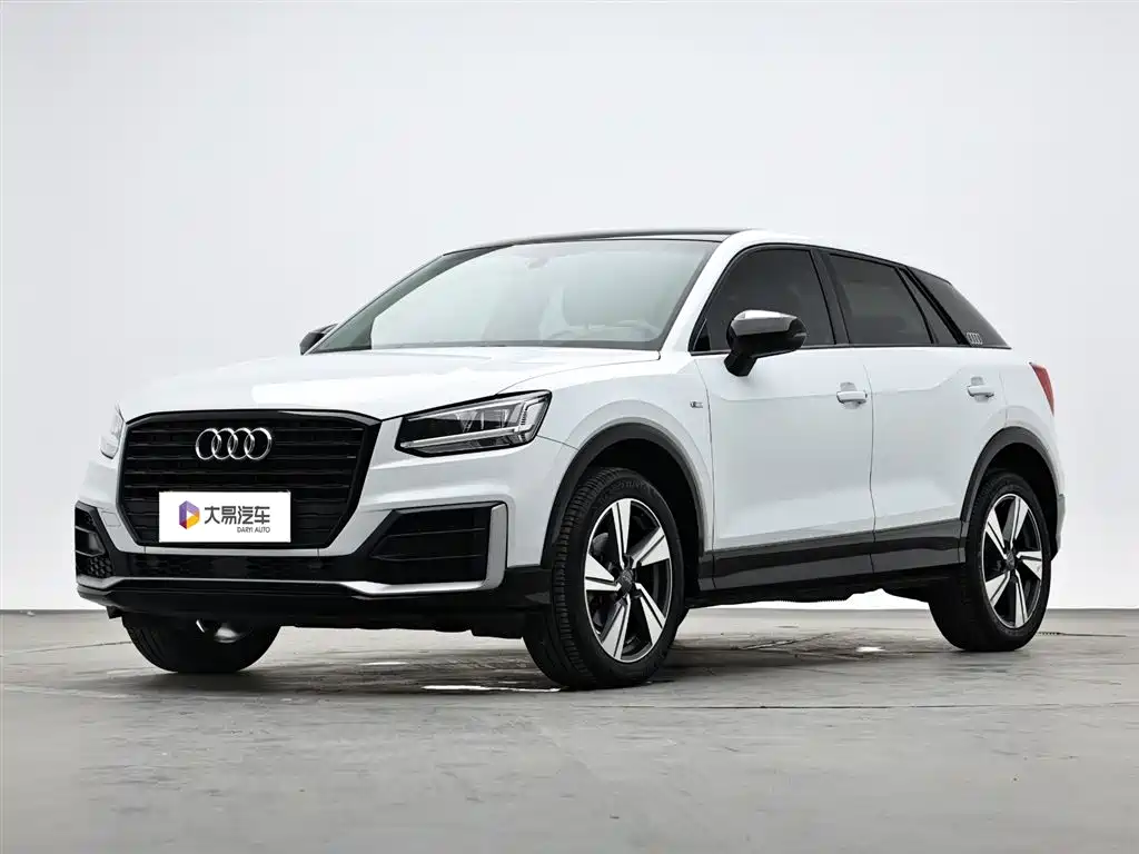 Audi Q2L 2020 — фото 1