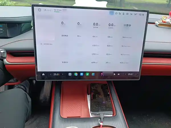 Xiaomi SU7 2024