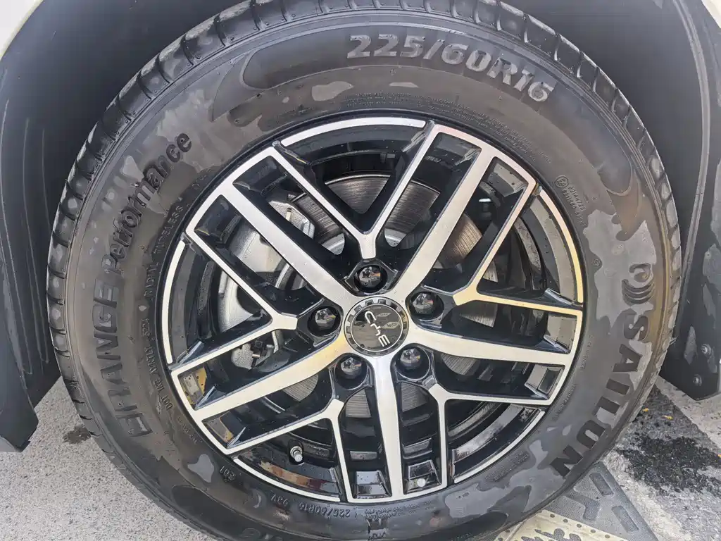 BYD Seal 05 DM-i 2025 — фото 3