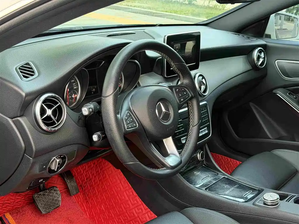 Mercedes-Benz CLA 2016 — фото 11