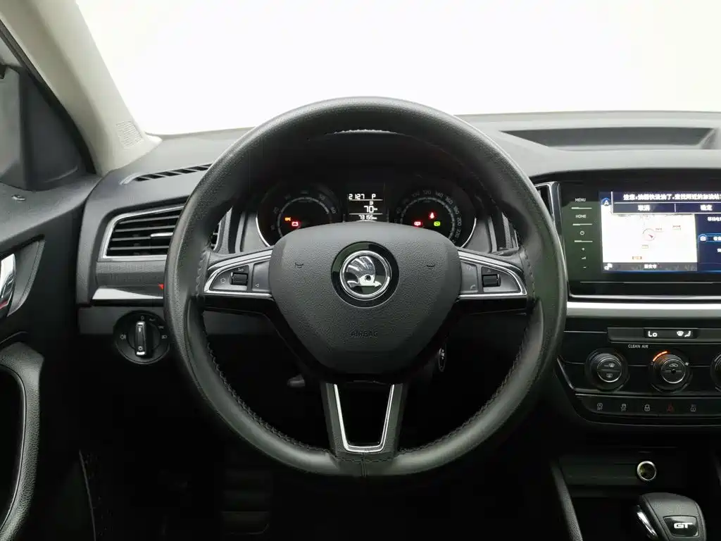 Skoda Kamiq 2023 — фото 11