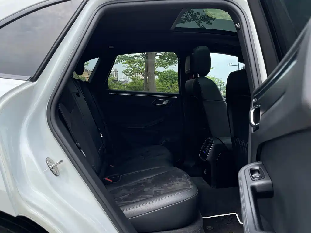 Porsche Macan 2019 — фото 15