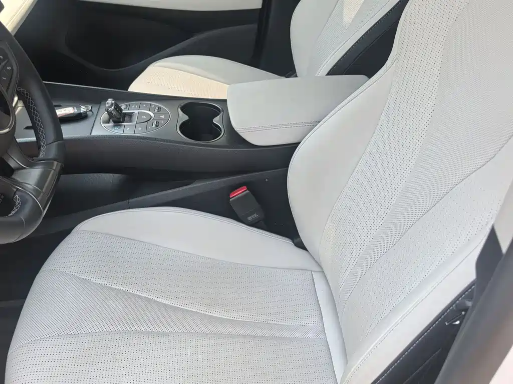 BYD Seal 05 DM-i 2025 — фото 13
