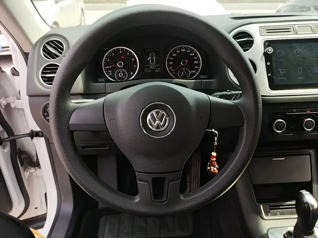 Volkswagen Tiguan 2018 — фото 11