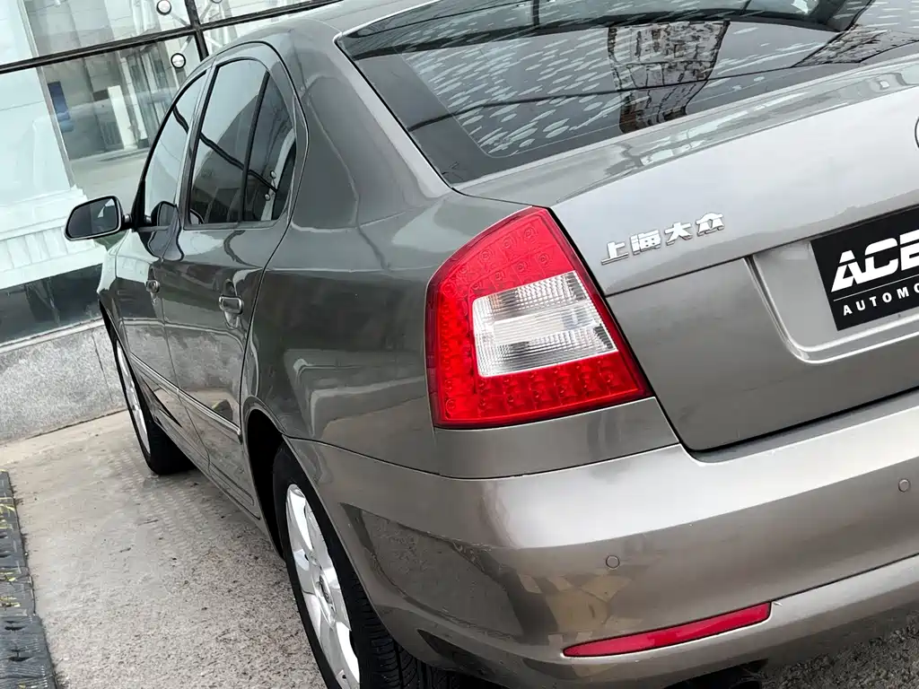 Skoda Octavia 2010 — фото 9