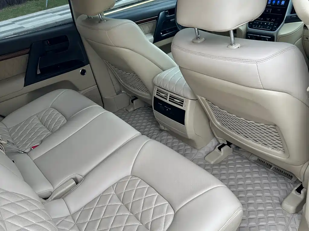 Toyota Land Cruiser 2018 — фото 16