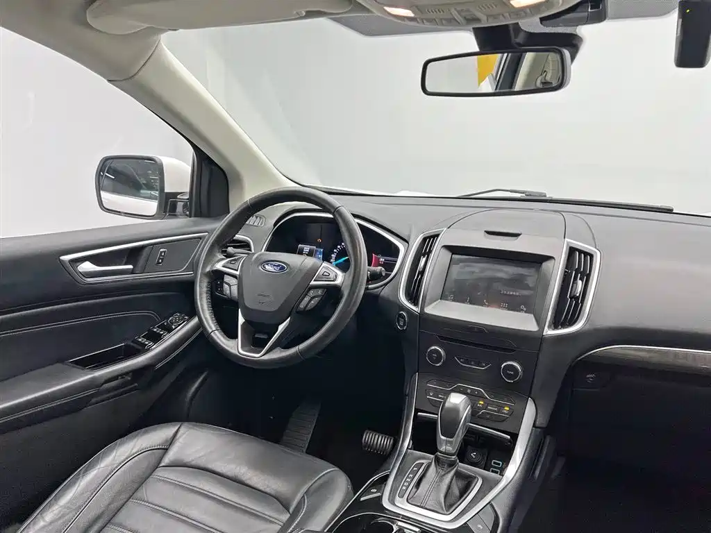 Ford Edge 2018 — фото 23