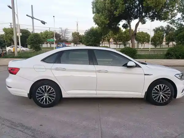 Volkswagen Sagitar 2019