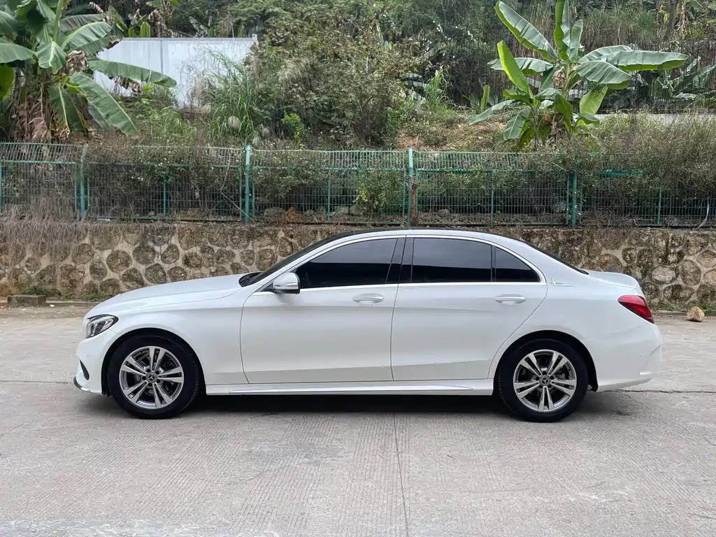 Mercedes-Benz C-Class 2017 — фото 3