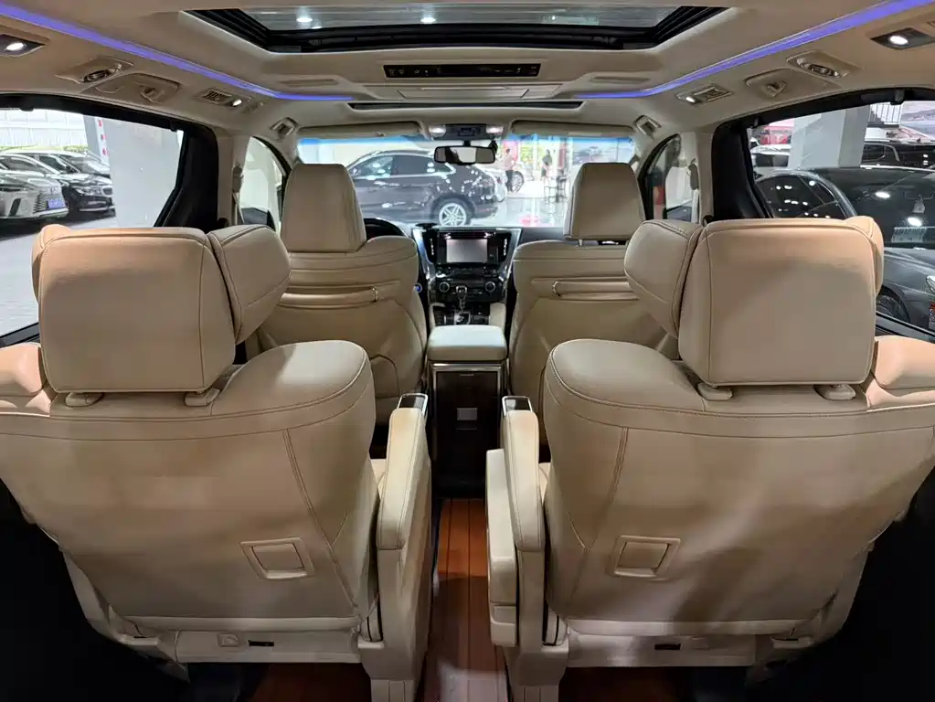 Toyota Alphard 2019 — фото 19