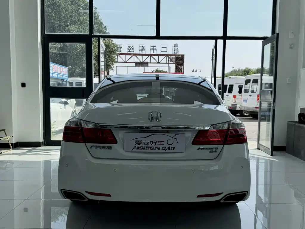 Honda Accord 2015 — фото 6