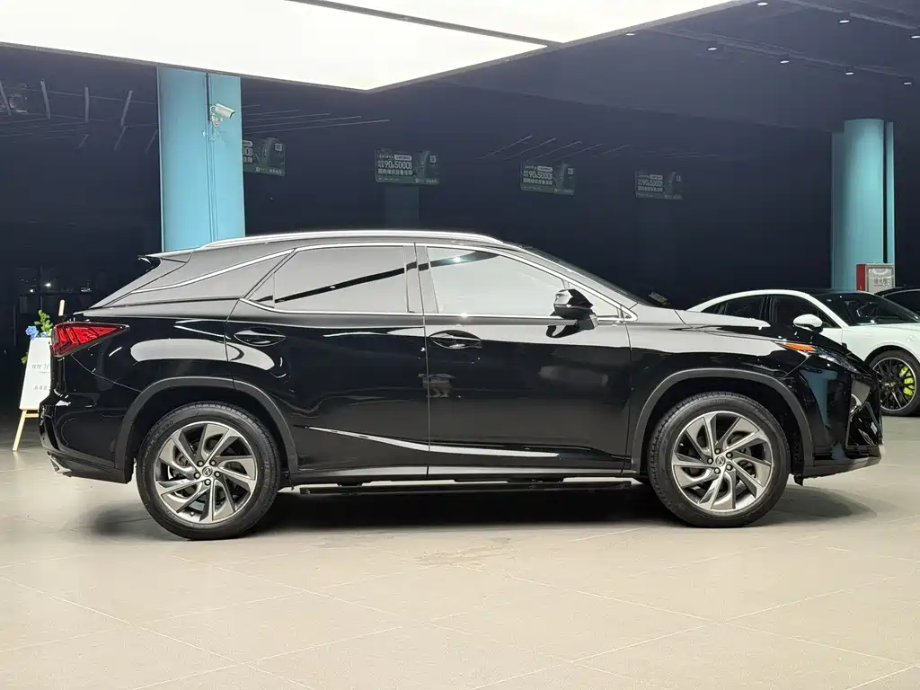 Lexus RX 2018 — фото 3