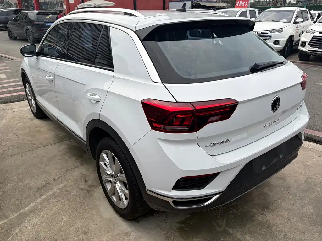 Volkswagen T-Roc 2023 — фото 13