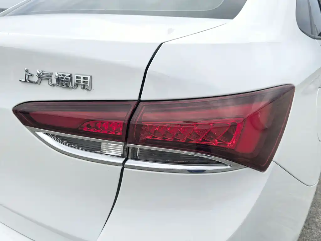 Buick Excelle 2019 — фото 14