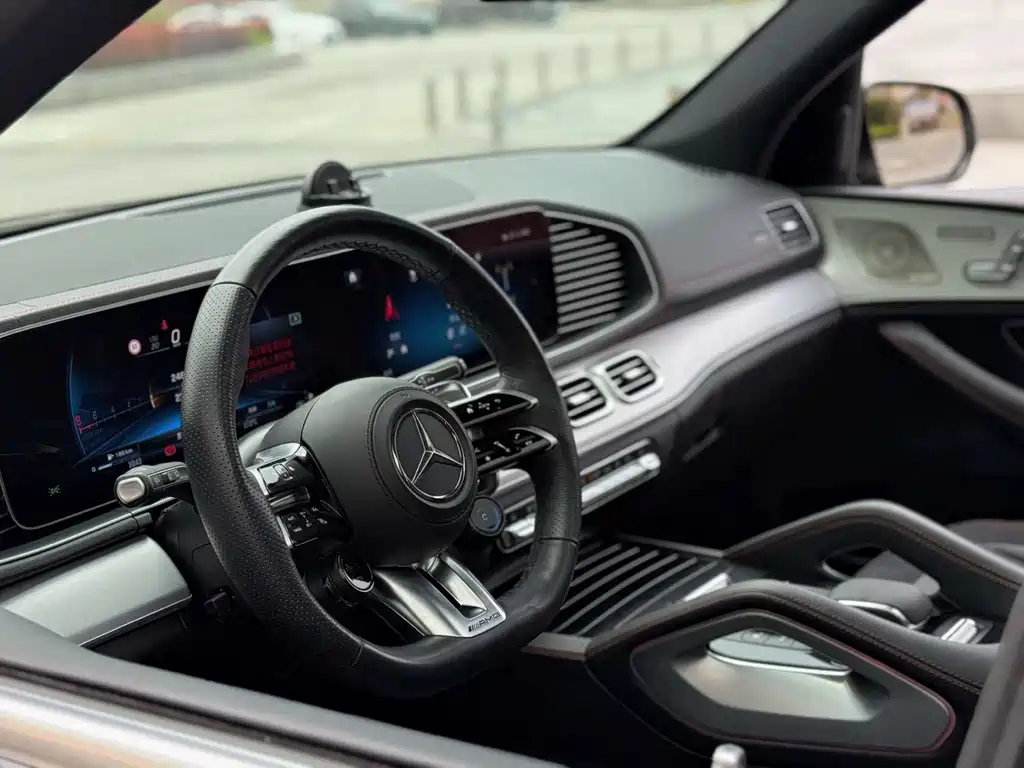 Mercedes-Benz GLE AMG 2025 — фото 10
