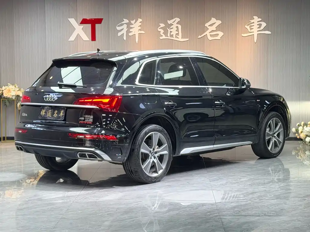 Audi Q5L 2021 — фото 21