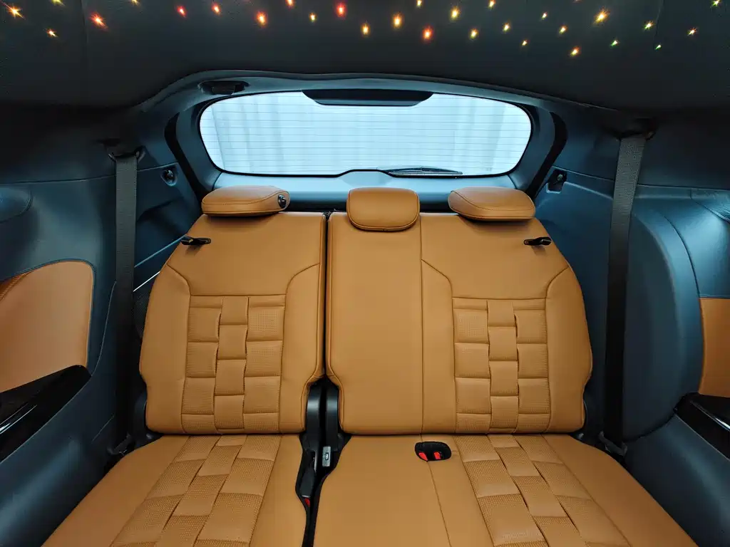 Toyota Granvia — фото 27