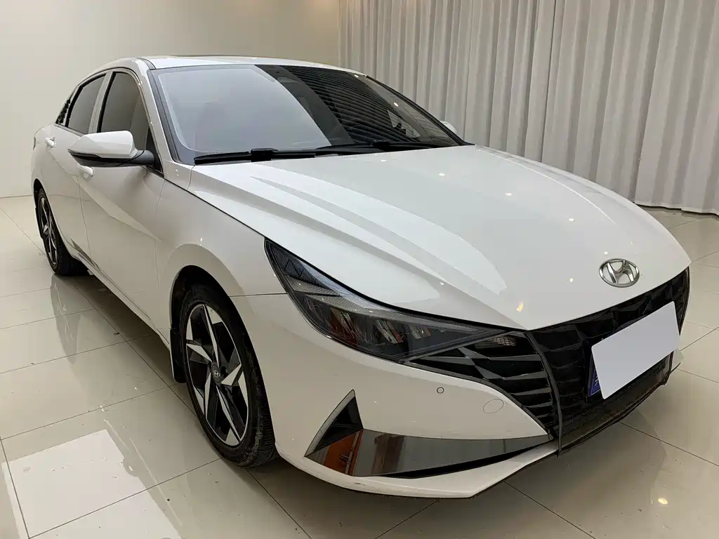 Hyundai Elantra 2022