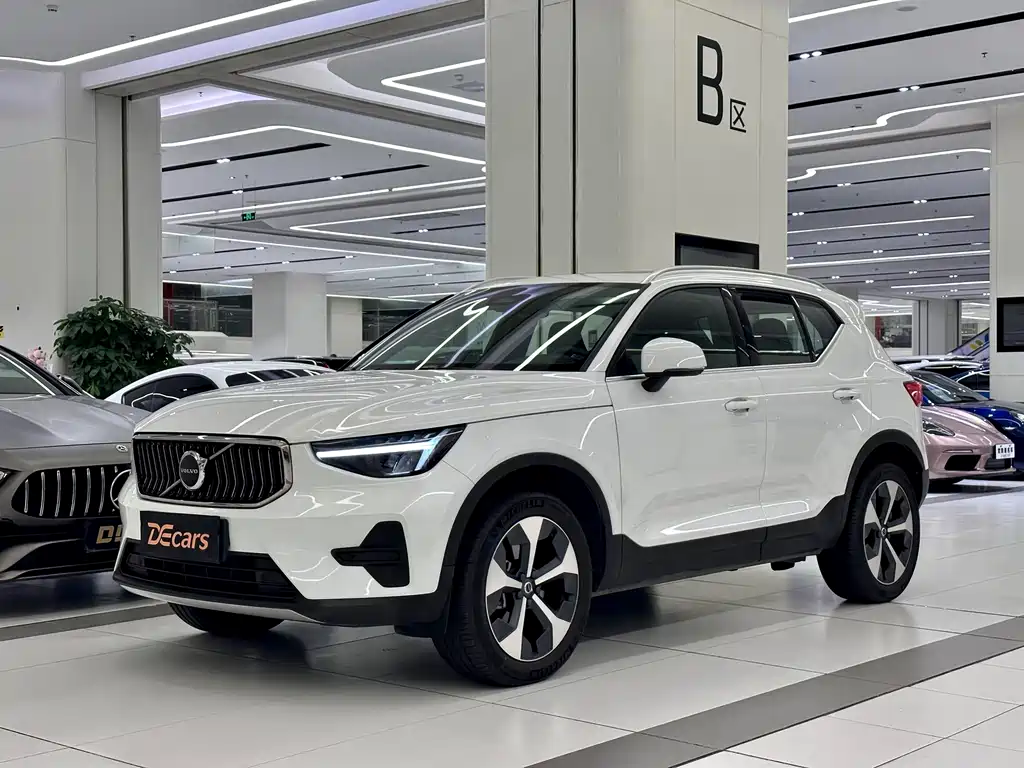 Volvo XC40 2024 — фото 15