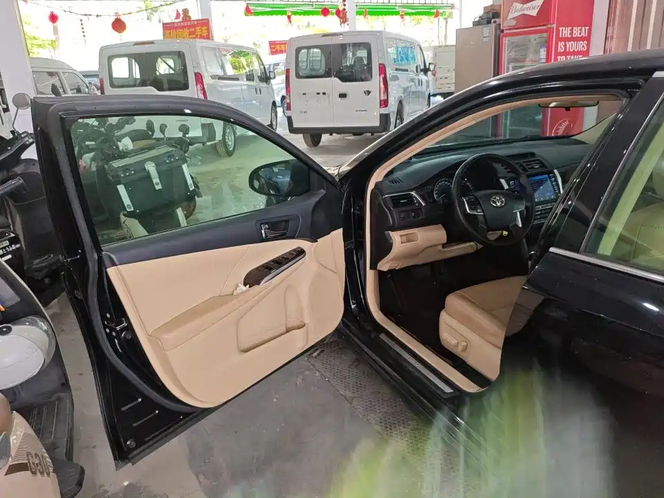 Toyota Camry 2015 — фото 6
