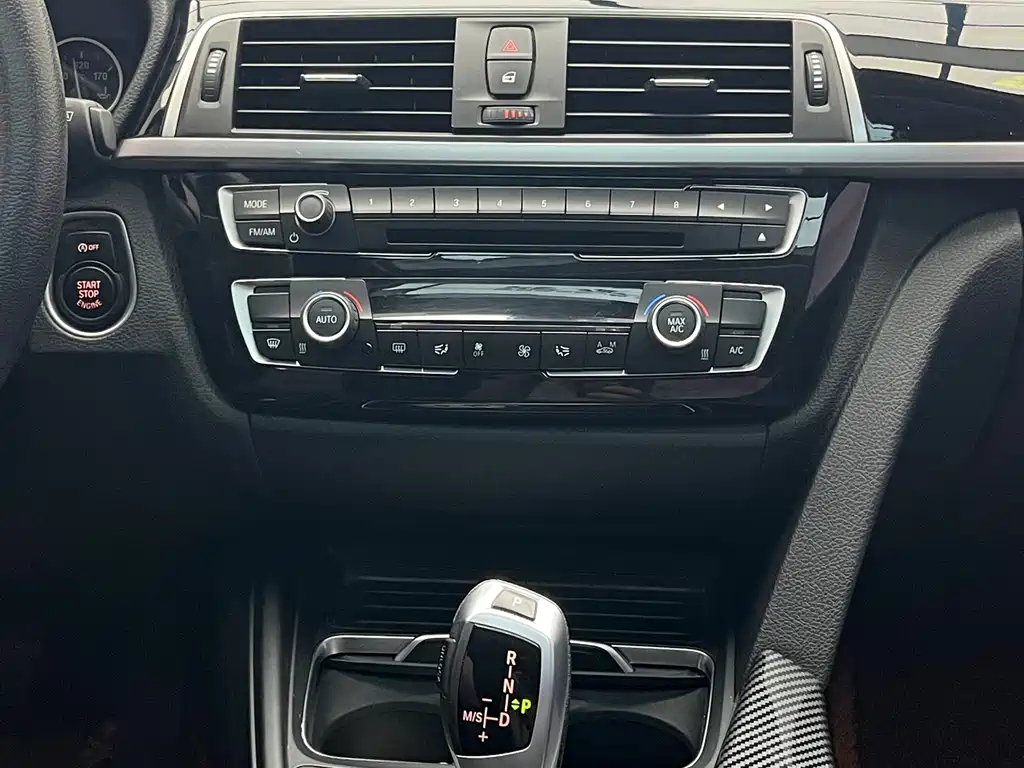 BMW 3 Series 2016 — фото 14