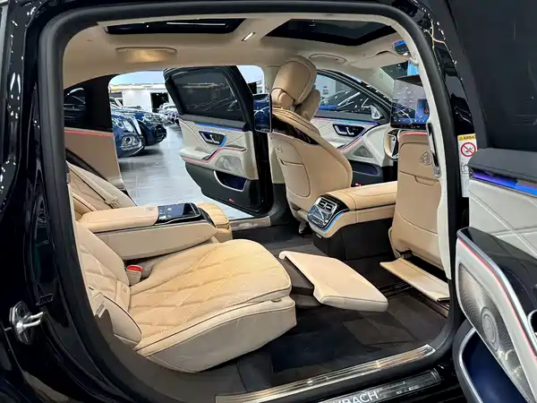 Mercedes-Benz Maybach S-Class 2025