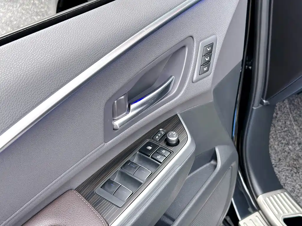 Toyota Granvia 2023 — фото 36