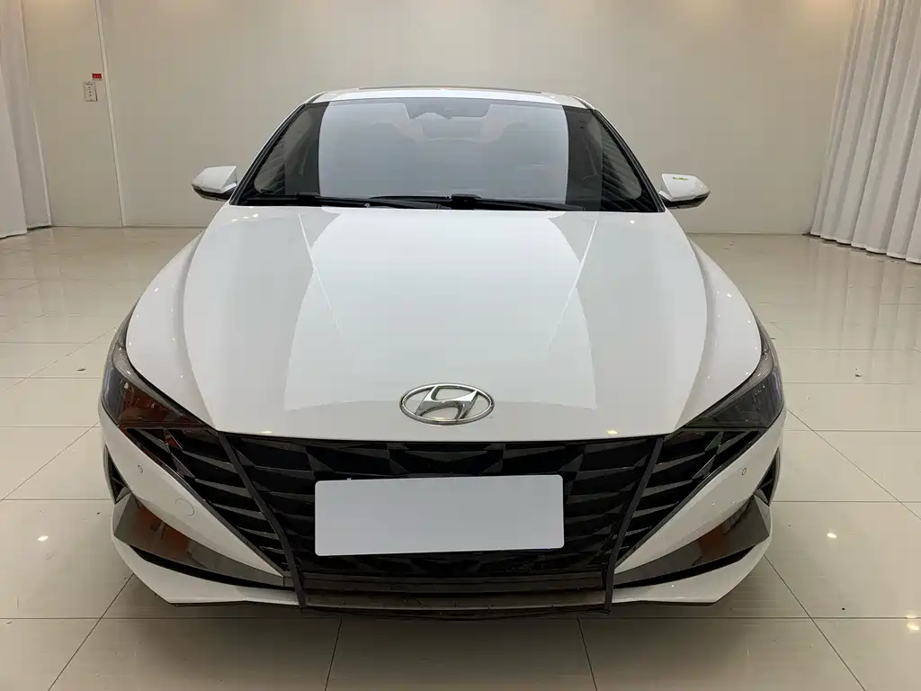 Hyundai Elantra 2022