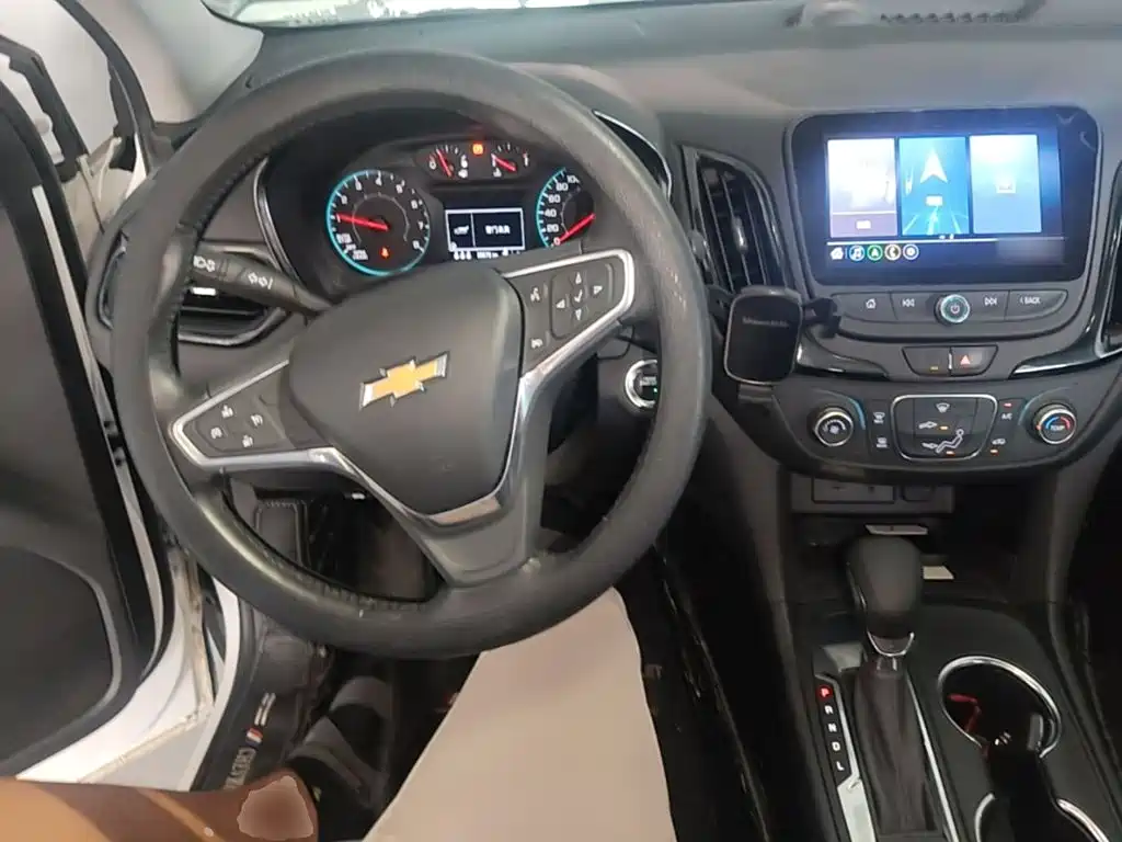 Chevrolet Equinox 2022 — фото 10