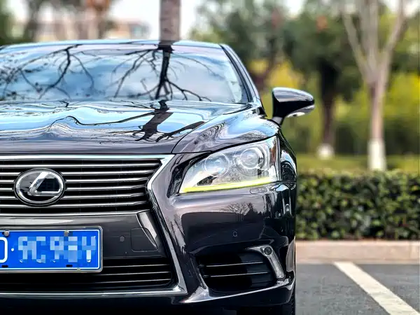 Lexus LS 2016