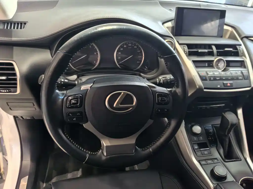 Lexus NX 2015 — фото 6