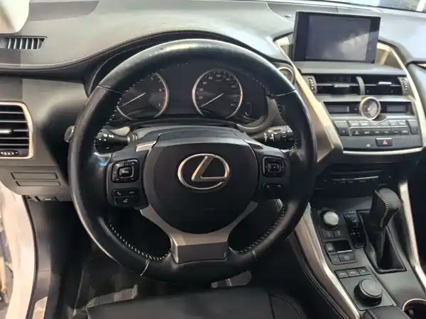 Lexus NX 2015