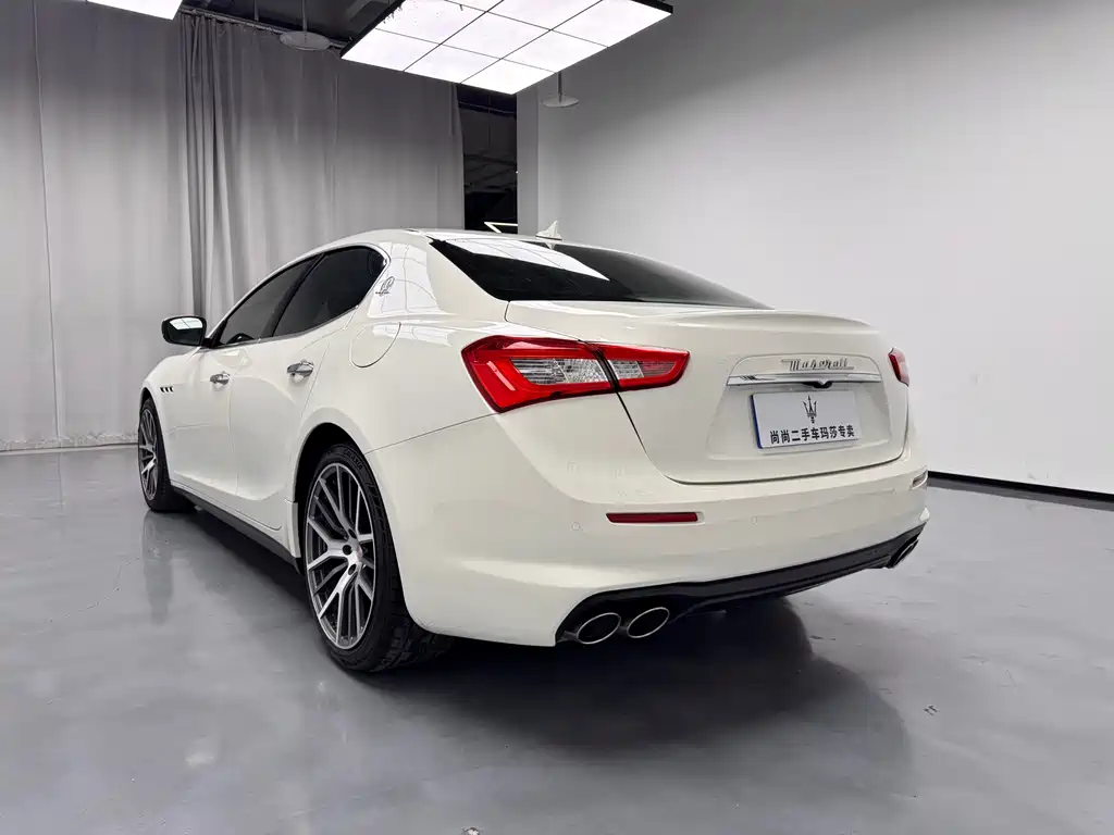 Maserati Ghibli 2019 — фото 26