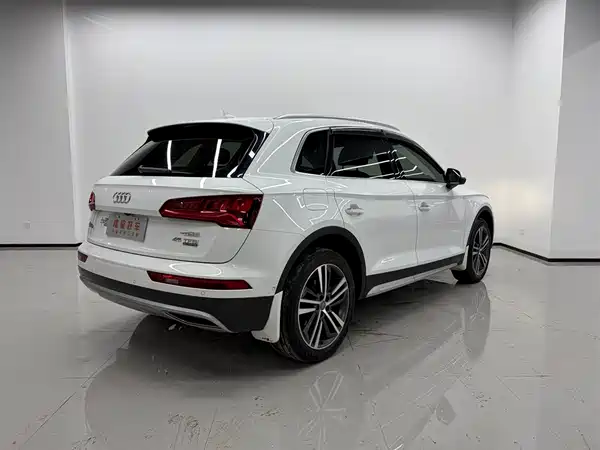Audi Q5L 2020