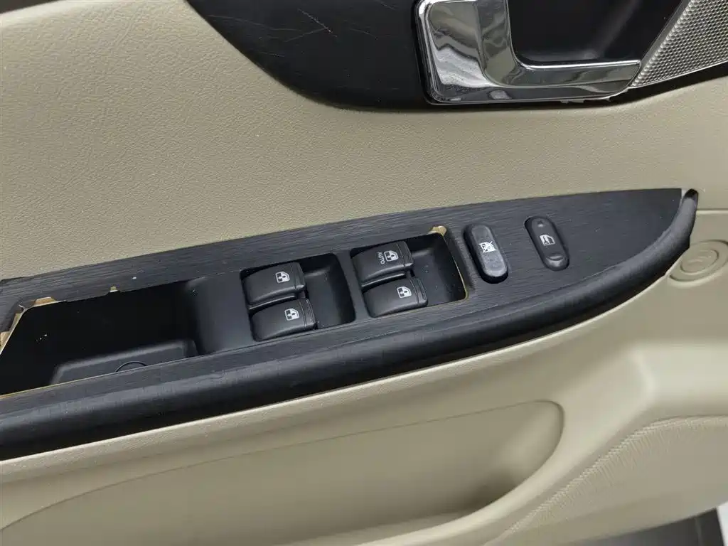 Buick Excelle 2016 — фото 9